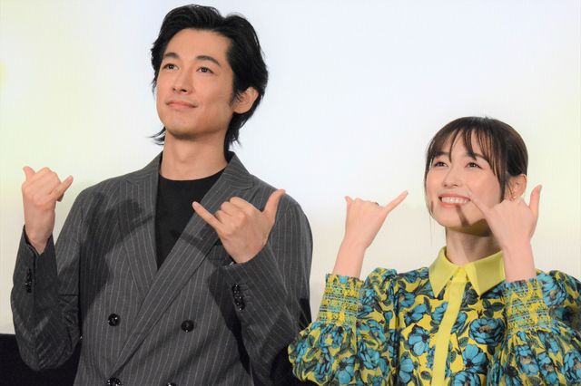 福原遥＆ディーン・フジオカ登壇！『フラ・フラダンス』公開御礼舞台あいさつ（14枚目）