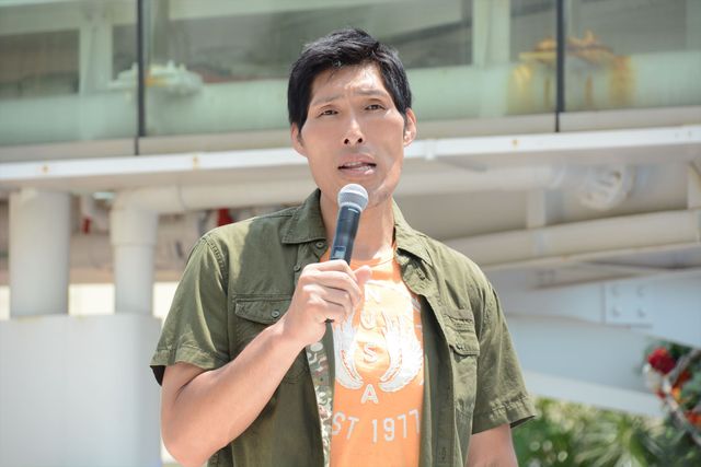 篠原信一がアシカと輪投げ対決！「夏休みポケモンカーニバル」フォトギャラリー（5枚目）