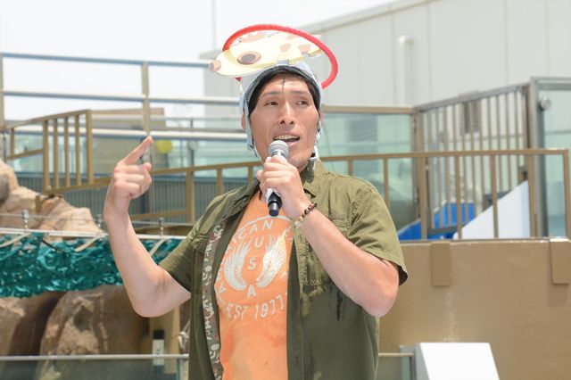 篠原信一がアシカと輪投げ対決！「夏休みポケモンカーニバル」フォトギャラリー（13枚目）