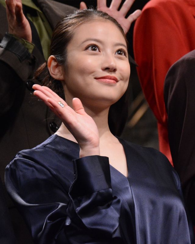 今田美桜＆福本莉子、美麗衣装で登場！『劇場版　トリリオンゲーム』完成披露（7枚目）