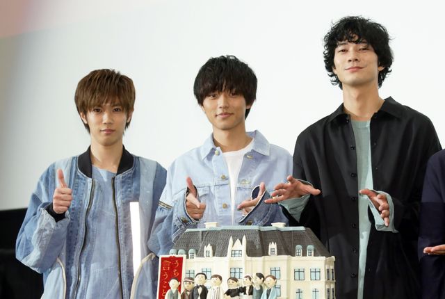永瀬廉、清原翔、神宮寺勇太が“上流階級ケーキ”でヒットをお祝い！『うち執』御礼舞台あいさつ：フォトギャラリー