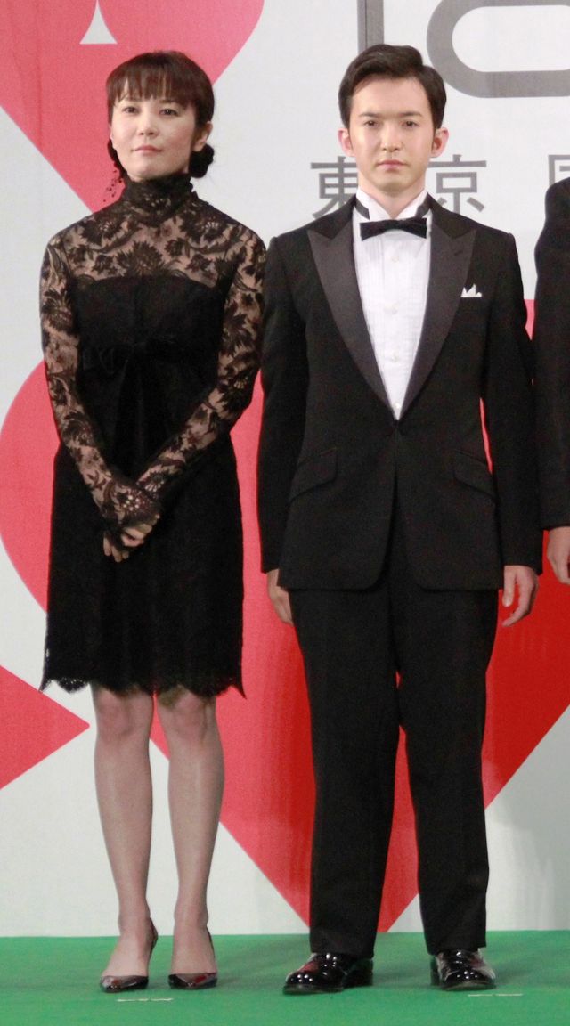 水川あさみ、真っ赤なドレスでグリーンカーペットに！東京国際映画祭フォトギャラリー（9枚目）