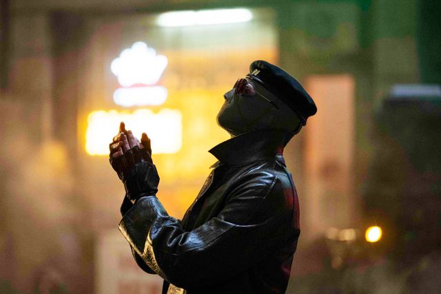 マスクの内側から漂う色気…リー・ペイスが演じた殺し屋マッコーン