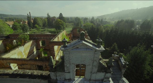 過去と現在…『ポーランドへ行った子どもた』場面写真（11枚目）