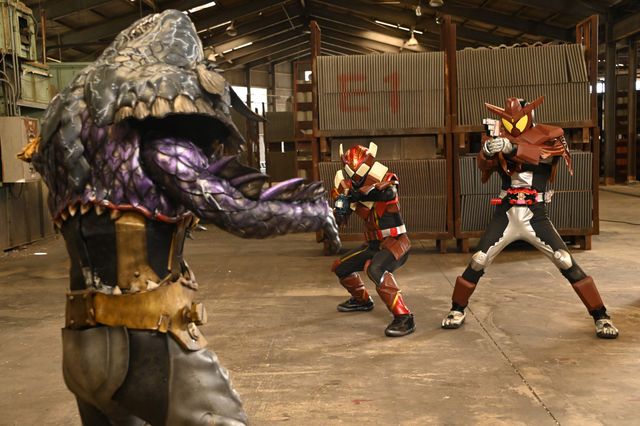 ストマック家長女・グロッタがヴァレンを追う！「仮面ライダーガヴ」第8話場面カット（2枚目）