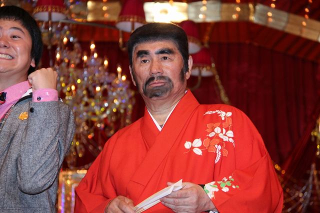 「THE MANZAI 2013」優勝のウーマンラッシュアワー、コンビ間秘話を明かす　画像ギャラリー（7枚目）