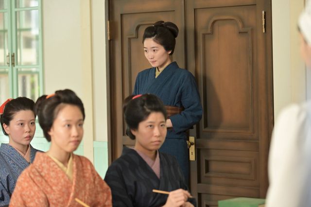 【画像12枚】朝ドラ「風、薫る」りん（見上愛）たちは初任給を手にして…第62回場面写真（6枚目）
