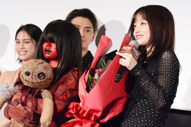 ちょっとかわいそうだった？　“赤い人”と橋本環奈