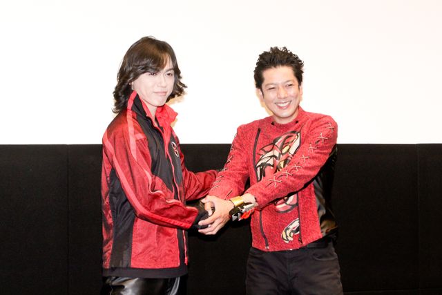 塩谷瞬＆西興一朗、Wレッド同時変身！『ハリケンジャー20th』『アバレンジャー20th』合同マスコミ試写会（3枚目）