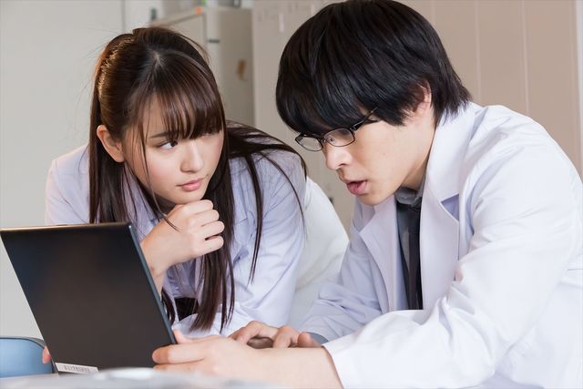 桜田通も出演！浅川梨奈×西銘駿『リケ恋』場面写真（3枚目）