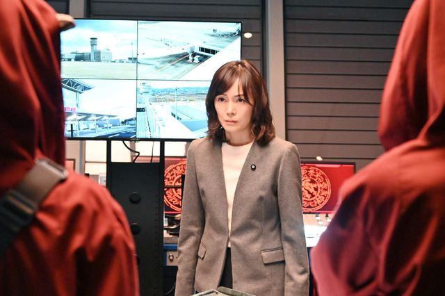 「新空港占拠」獣＆人質の正体が続々と判明！第3話場面写真（ネタバレあり）（12枚目）