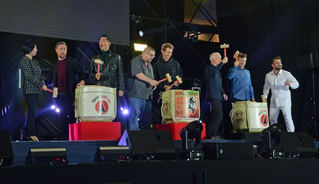 ヘイデン、マカヴォイら豪華すぎる鏡割り！「東京コミコン2022」オープニングセレモニー：フォトギャラリー