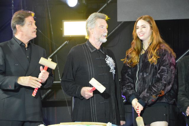 ヘイデン、マカヴォイら豪華すぎる鏡割り！「東京コミコン2022」オープニングセレモニー（38枚目）