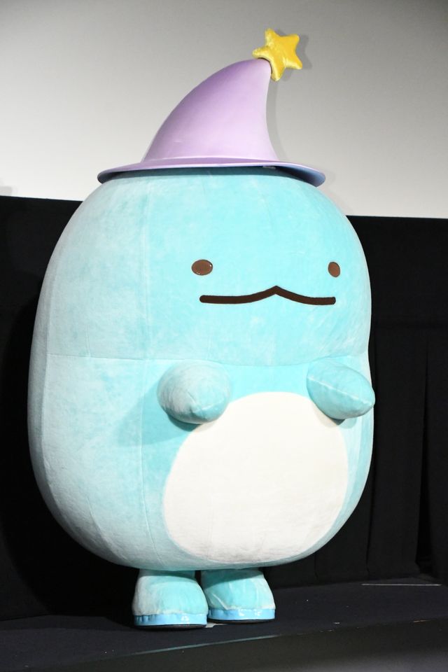 井ノ原快彦、推しキャラをナデナデ…『すみっコぐらし』大ひっと御礼舞台あいさつ：フォトギャラリー