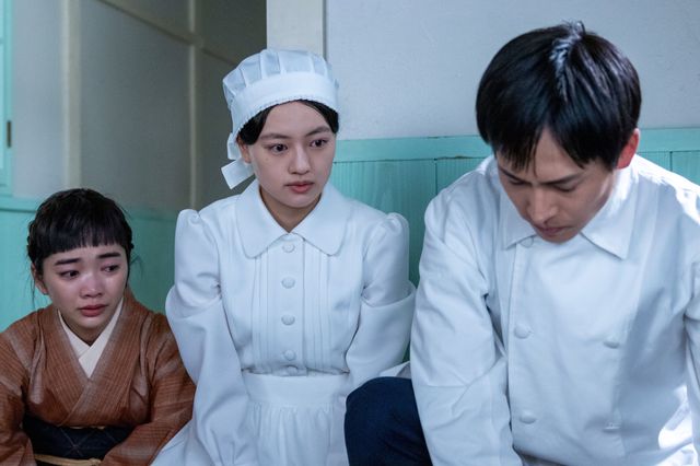 【画像8枚】朝ドラ「風、薫る」りん（見上愛）が必死に助けて…第71回場面写真（4枚目）