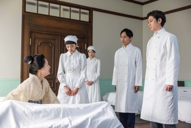 【画像8枚】朝ドラ「風、薫る」りん（見上愛）が必死に助けて…第71回場面写真（6枚目）