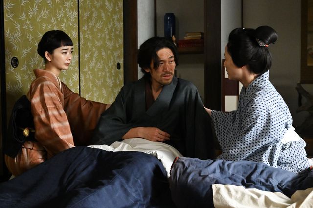 【画像8枚】朝ドラ「風、薫る」りん（見上愛）が必死に助けて…第71回場面写真（8枚目）