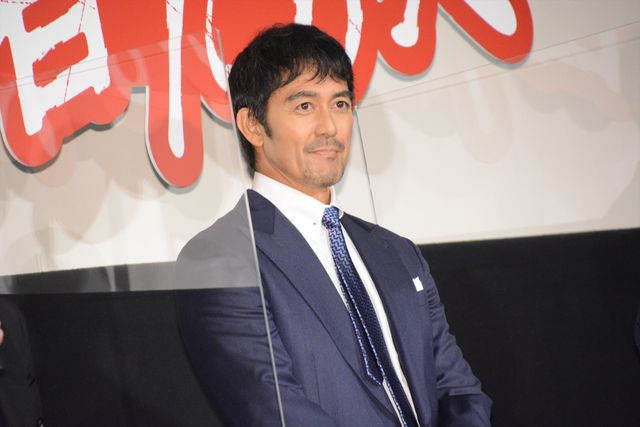 佐藤健「寒くないですか？」とファンを気遣う『護られなかった者たちへ』初日舞台あいさつ（6枚目）