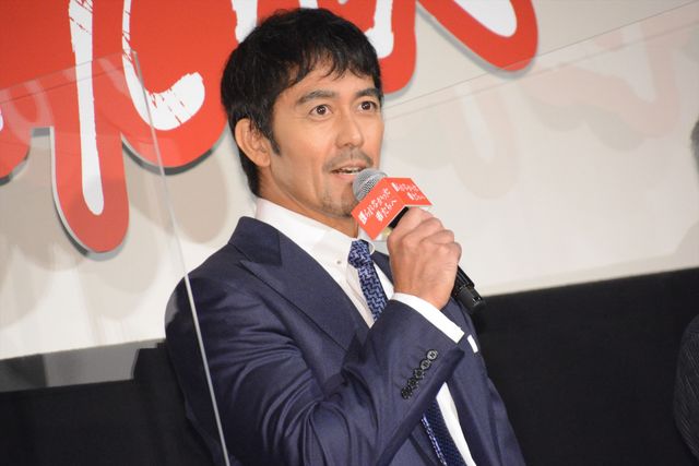 佐藤健「寒くないですか？」とファンを気遣う『護られなかった者たちへ』初日舞台あいさつ（7枚目）