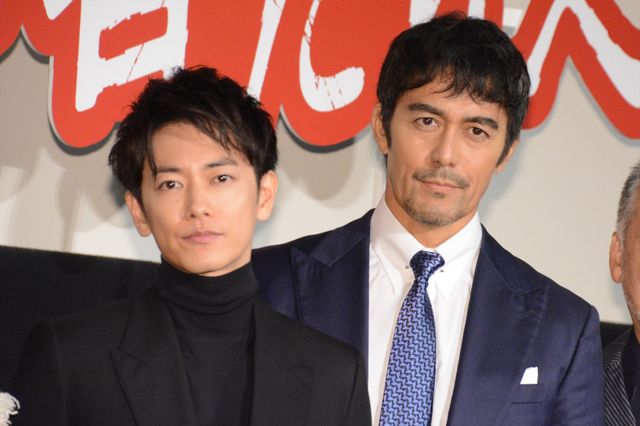 佐藤健「寒くないですか？」とファンを気遣う『護られなかった者たちへ』初日舞台あいさつ（12枚目）