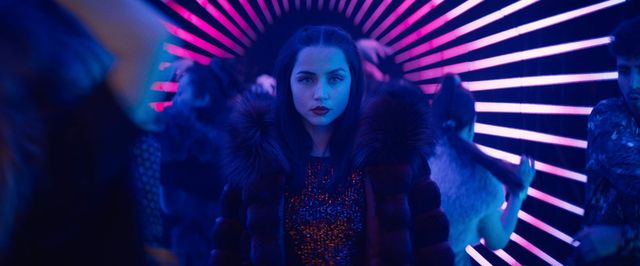 アナ・デ・アルマスが演じる主人公・イヴ