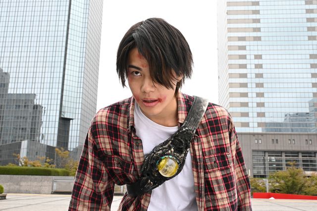様子がおかしいジーク（天野浩成）「仮面ライダーゼッツ」第33話場面カット（3枚目）