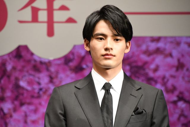 成田凌、岡田健史のスーツ姿がカッコいい！『弥生、三月　－君を愛した30年－』完成披露試写会（8枚目）