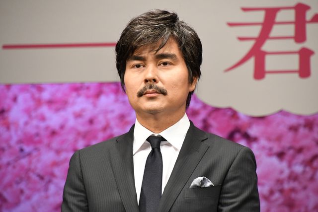 成田凌、岡田健史のスーツ姿がカッコいい！『弥生、三月　－君を愛した30年－』完成披露試写会（17枚目）