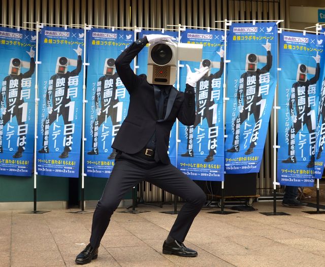 映画泥棒ことカメラ男、少年少女の歌声に心打たれ改心する？！　画像ギャラリー：フォトギャラリー