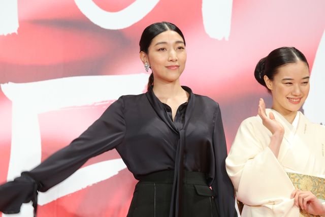安藤サクラ、蒼井優、満島ひかり、宮崎あおいら女優陣の美しい装いに注目！第30回東京国際映画祭オープニングイベント（11枚目）