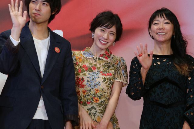 安藤サクラ、蒼井優、満島ひかり、宮崎あおいら女優陣の美しい装いに注目！第30回東京国際映画祭オープニングイベント（15枚目）