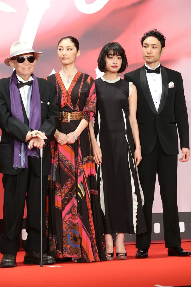 安藤サクラ、蒼井優、満島ひかり、宮崎あおいら女優陣の美しい装いに注目！第30回東京国際映画祭オープニングイベント（16枚目）