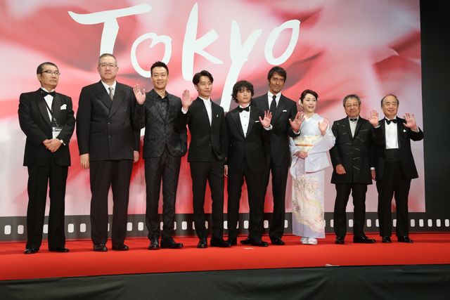 安藤サクラ、蒼井優、満島ひかり、宮崎あおいら女優陣の美しい装いに注目！第30回東京国際映画祭オープニングイベント（29枚目）