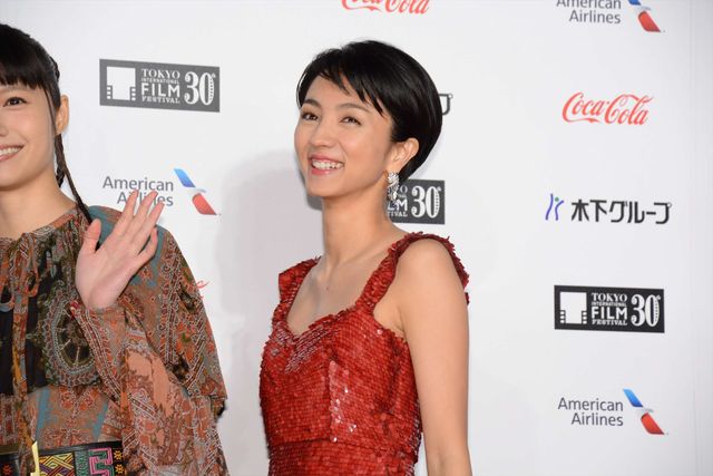 安藤サクラ、蒼井優、満島ひかり、宮崎あおいら女優陣の美しい装いに注目！第30回東京国際映画祭オープニングイベント（41枚目）