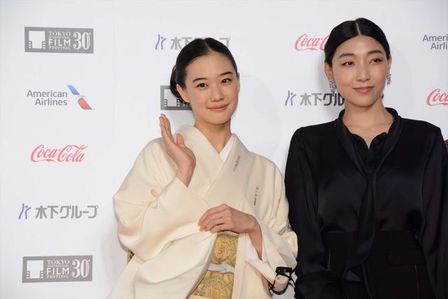 安藤サクラ、蒼井優、満島ひかり、宮崎あおいら女優陣の美しい装いに注目！第30回東京国際映画祭オープニングイベント（43枚目）