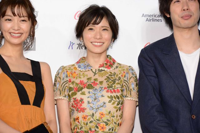 安藤サクラ、蒼井優、満島ひかり、宮崎あおいら女優陣の美しい装いに注目！第30回東京国際映画祭オープニングイベント（59枚目）