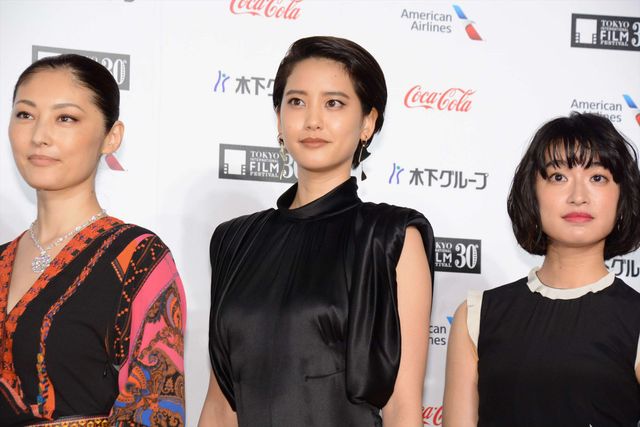 安藤サクラ、蒼井優、満島ひかり、宮崎あおいら女優陣の美しい装いに注目！第30回東京国際映画祭オープニングイベント（61枚目）