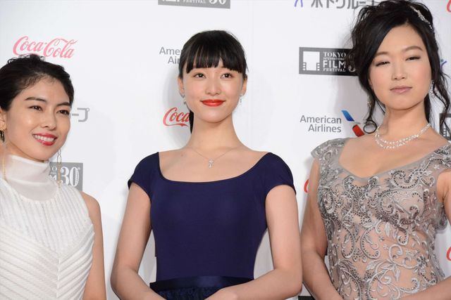 安藤サクラ、蒼井優、満島ひかり、宮崎あおいら女優陣の美しい装いに注目！第30回東京国際映画祭オープニングイベント（63枚目）