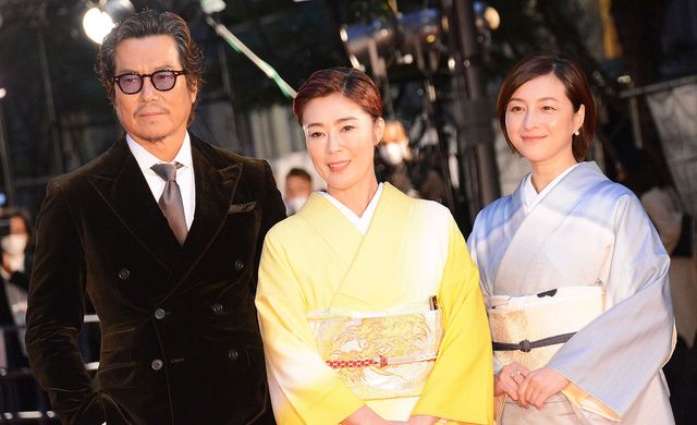 寺島しのぶ、広末涼子の艶やかな着物姿！レッドカーペットを彩る：フォトギャラリー