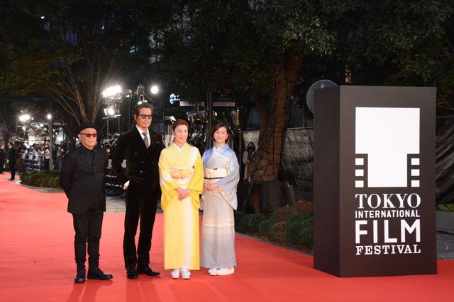 寺島しのぶ、広末涼子の艶やかな着物姿！レッドカーペットを彩る（5枚目）