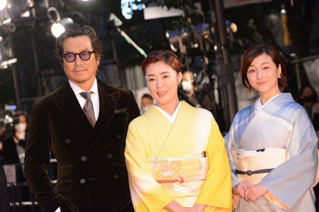 寺島しのぶ、広末涼子の艶やかな着物姿！レッドカーペットを彩る（9枚目）