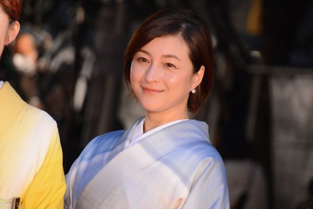 寺島しのぶ、広末涼子の艶やかな着物姿！レッドカーペットを彩る（10枚目）