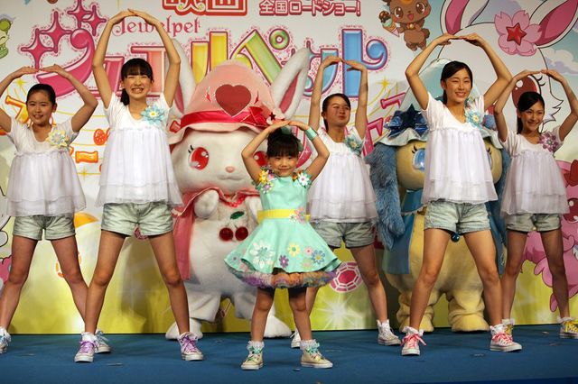 芦田愛菜がキュートなワンピース姿で主題歌を披露！『映画ジュエルペット スウィーツダンスプリンセス』製作発表写真ギャラリー（4枚目）