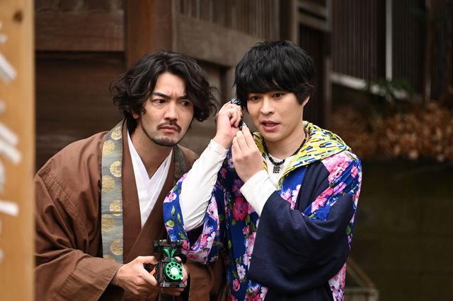 仮面ライダーゴースト／天空寺タケル、令和で復活！「セイバー」と初コラボ：フォトギャラリー