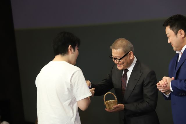 マブリーはハイタッチ会、國村隼はチョコ手渡し！『犯罪都市 NO WAY OUT』ジャパンプレミア（4枚目）