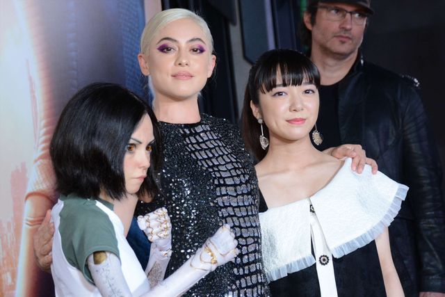 上白石萌音、ハリウッド版「銃夢」主演女優と登場！（17枚目）