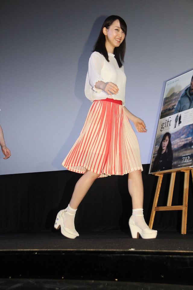 松井玲奈、不倫する役に乗り気！映画『gift』舞台あいさつフォトギャラリー（11枚目）