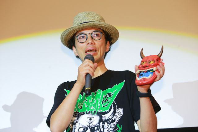 クドカン＆片桐仁、鬼アイテム披露！映画『TOO YOUNG TO DIE!若くして死ぬ』トークイベントフォトギャラリー（3枚目）