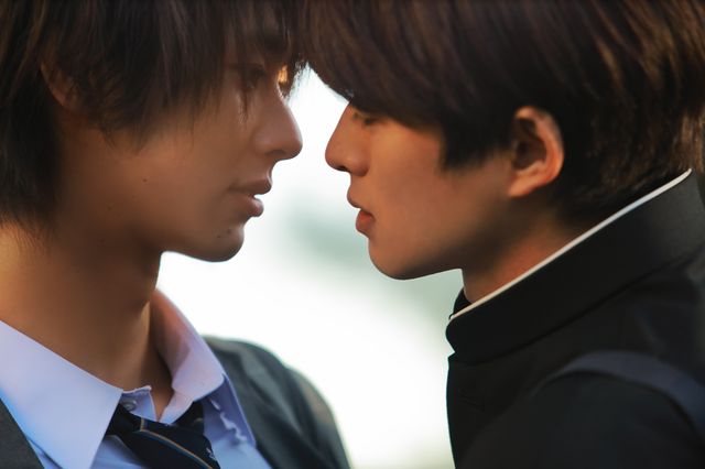 顔を近づけ…ドラマ「Life 線上の僕ら」場面カット（5枚目）
