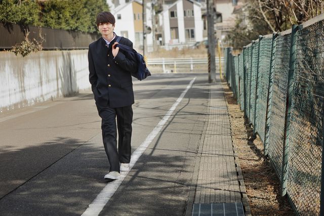 顔を近づけ…ドラマ「Life 線上の僕ら」場面カット（6枚目）